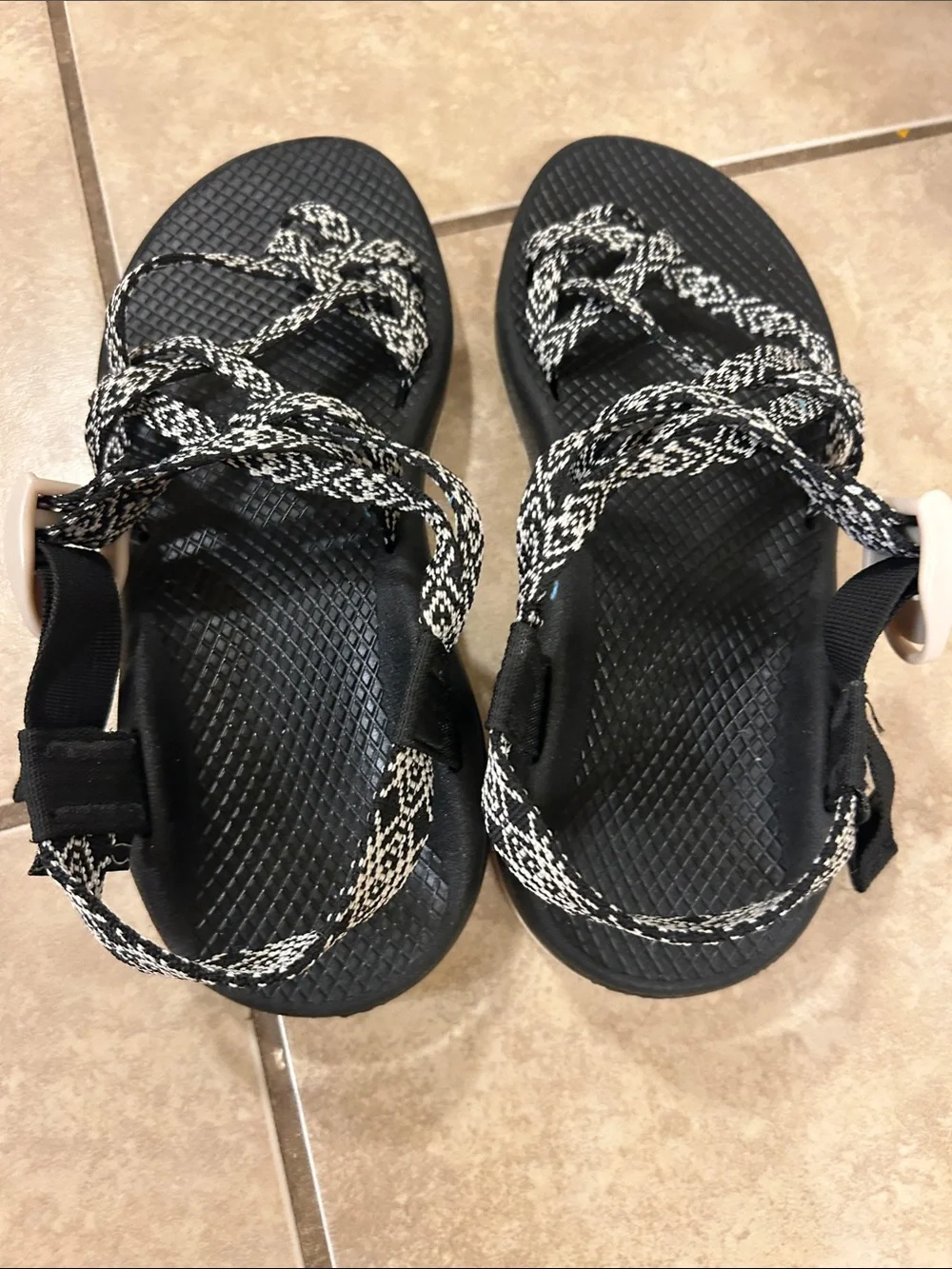 Chaco 8 black and white sandals